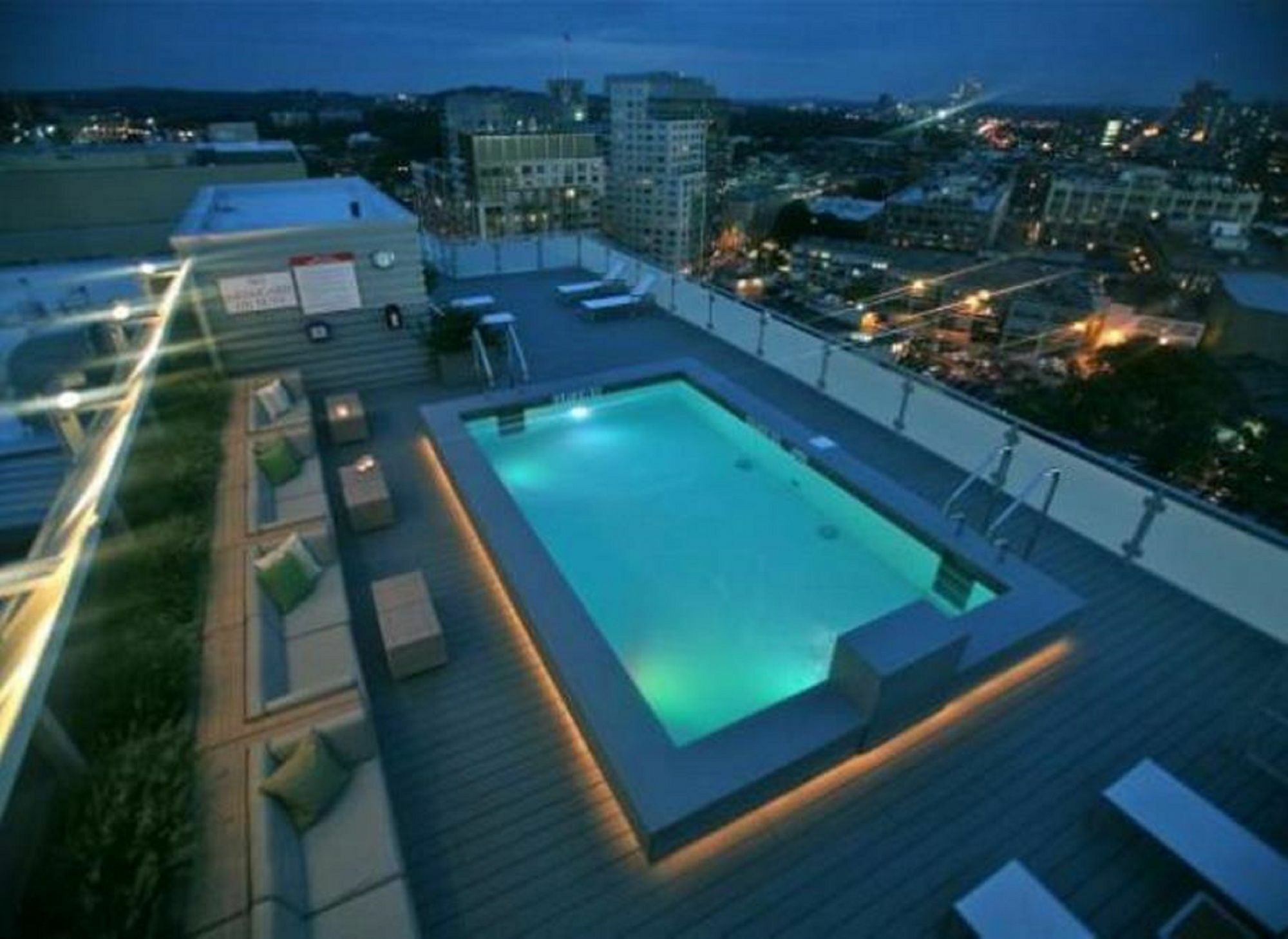 Global Luxury Suites At Kenmore Square 波士顿 外观 照片